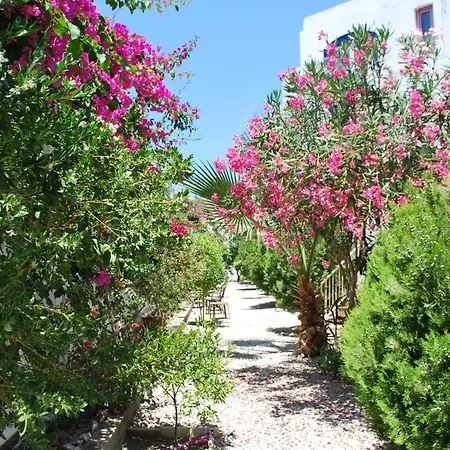 מלון Serpina (adults Only) 3*