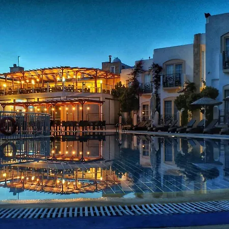 מלון Serpina (adults Only) 3*